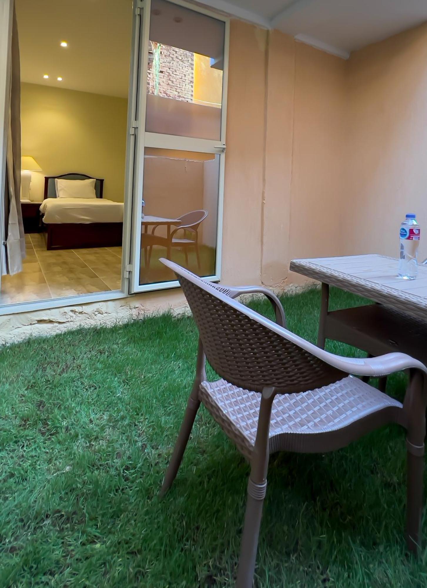Pyramids Vista Inn Kafret el-Gabal Exterior foto